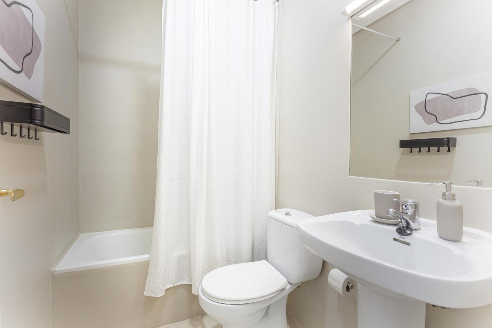 Apartamento Santa Ana Place En Мадрид Екстериор снимка