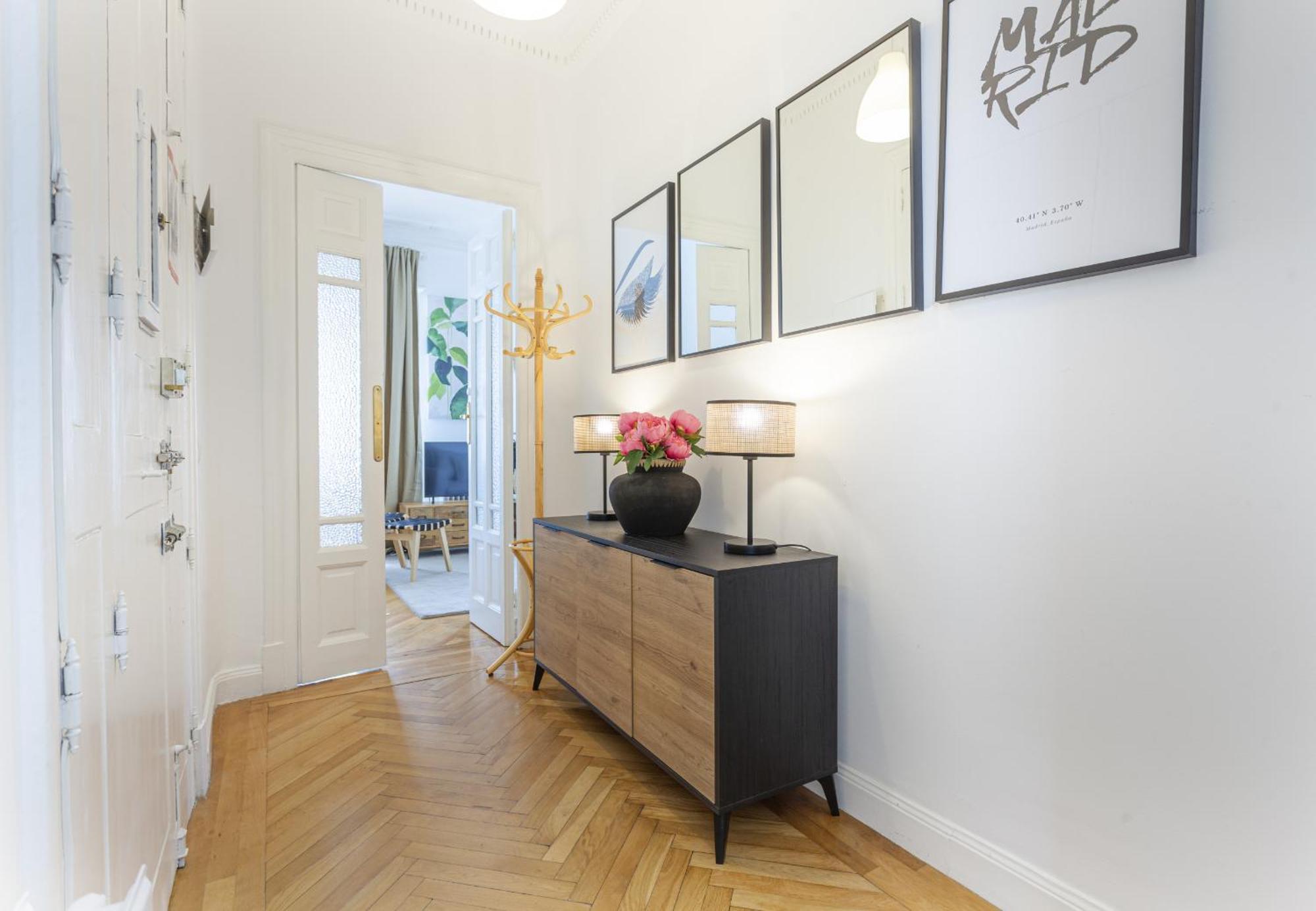 Apartamento Santa Ana Place En Мадрид Екстериор снимка