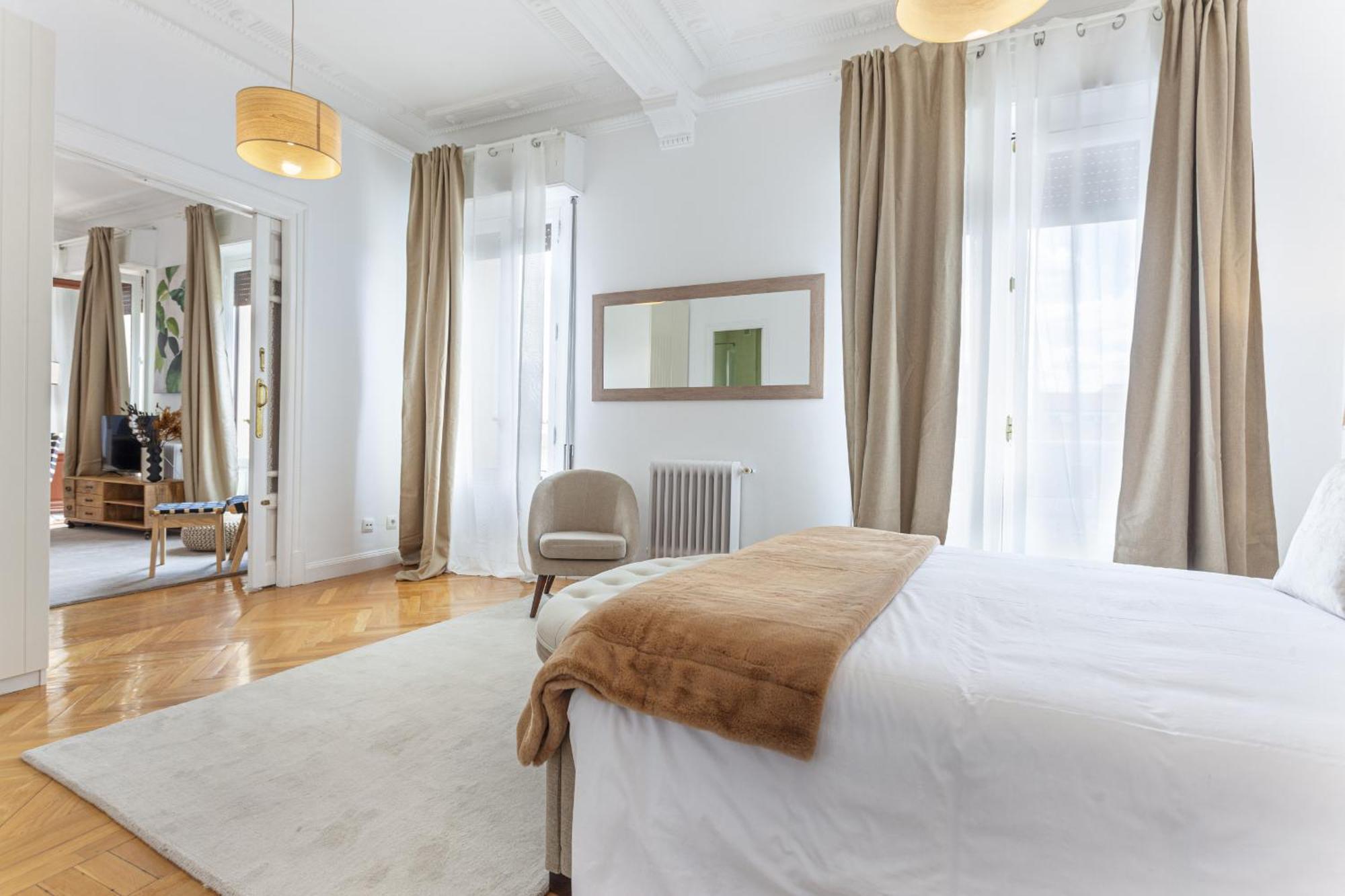 Apartamento Santa Ana Place En Мадрид Екстериор снимка