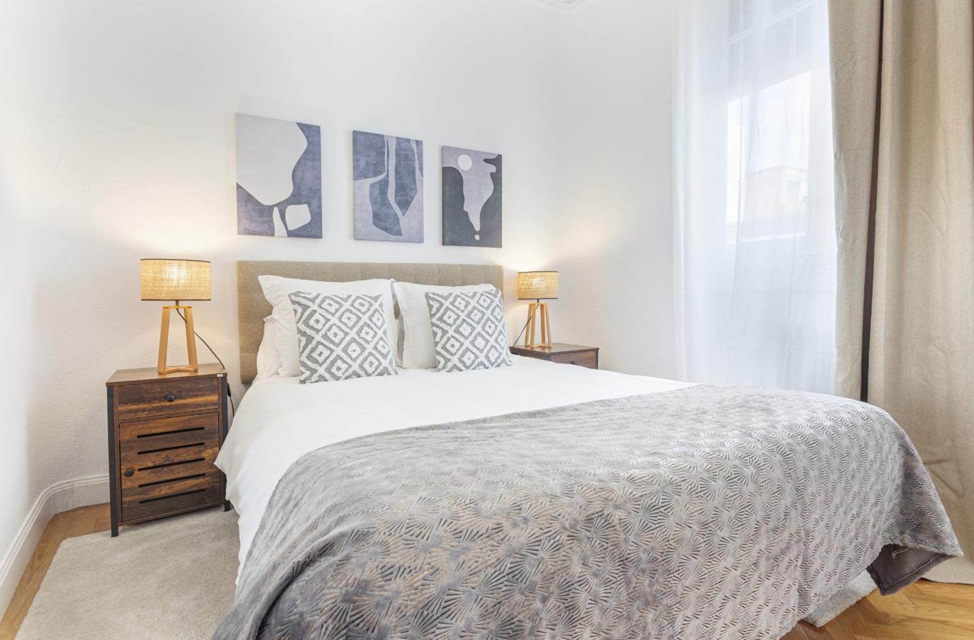 Apartamento Santa Ana Place En Мадрид Екстериор снимка